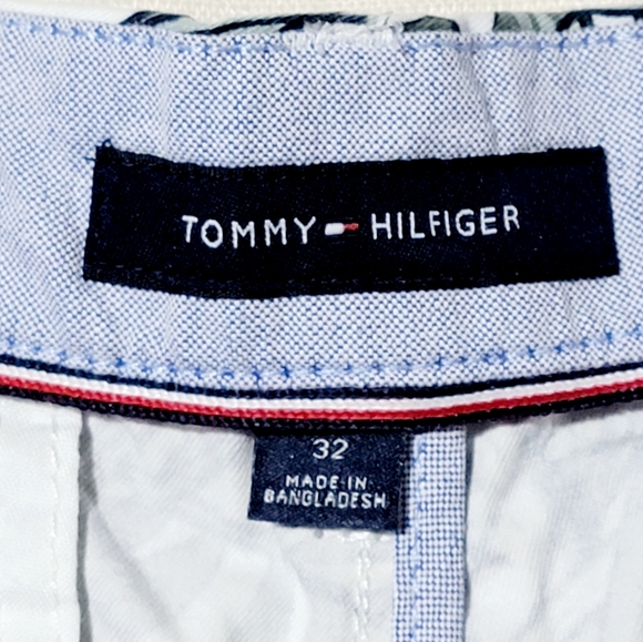 Tommy Hilfiger Tropical Hawaiian Leaf Print Chino Shorts - Picture 11 of 12